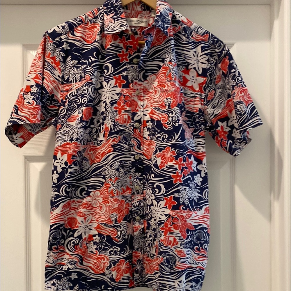 Tori Richard Red and Blue Casual Button Down short sleeve w one pocket Shirt